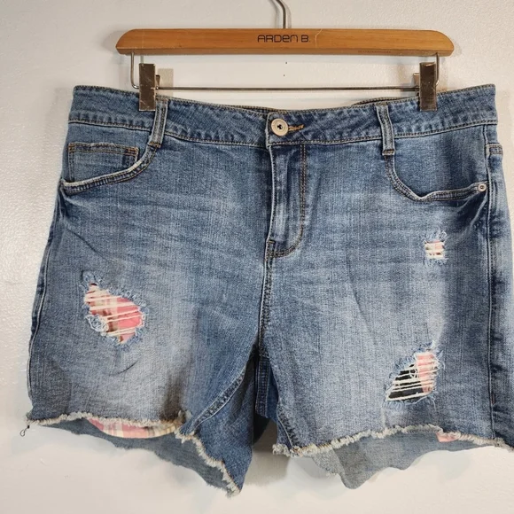 Stylish Blue Denim Jeans with Plaid Accent. Marca Joe Boxer. Size 16W. - Picture 1 of 9